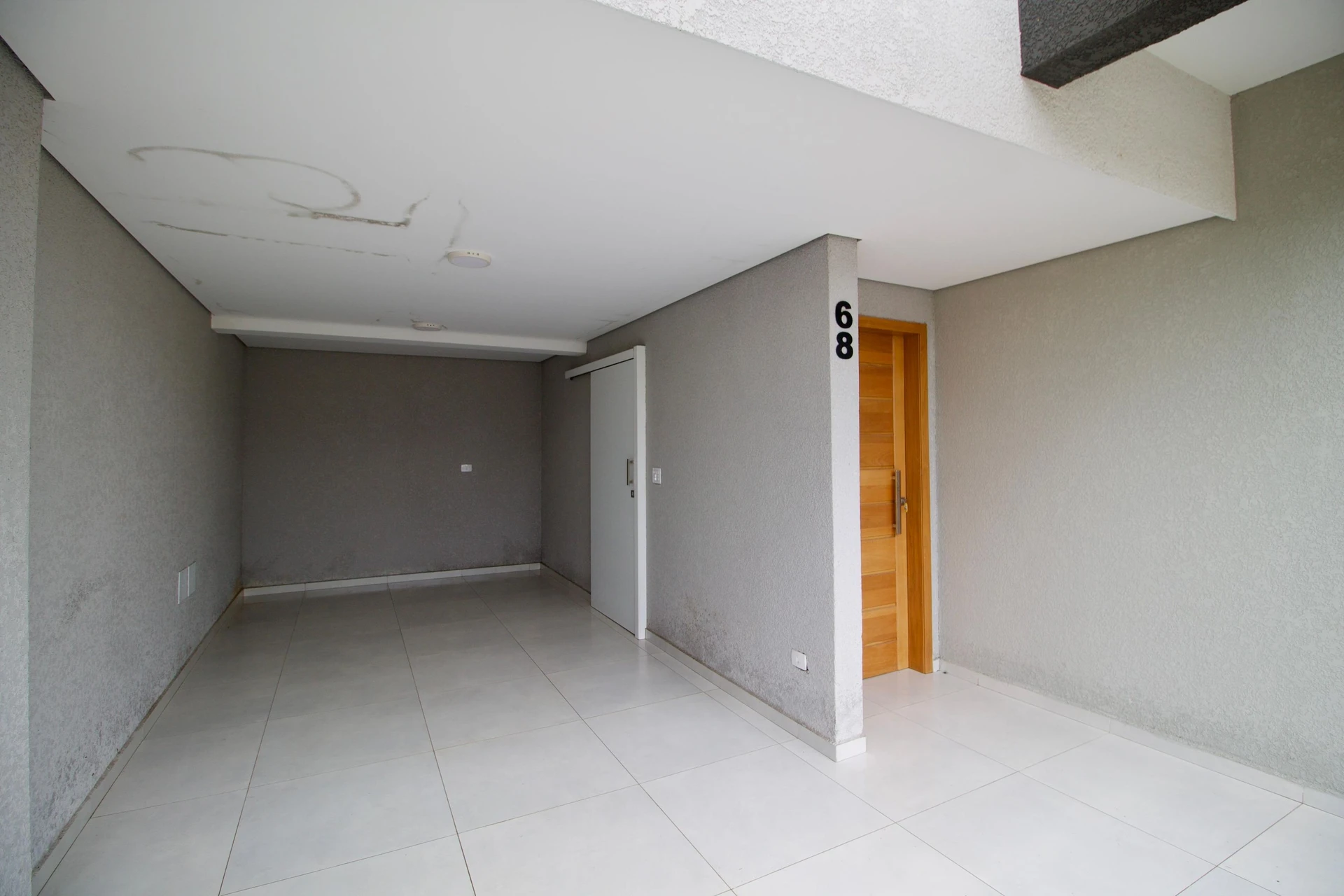 Floor-to-ceiling windows in a 3-bedroom house, 160 m² — photo 30