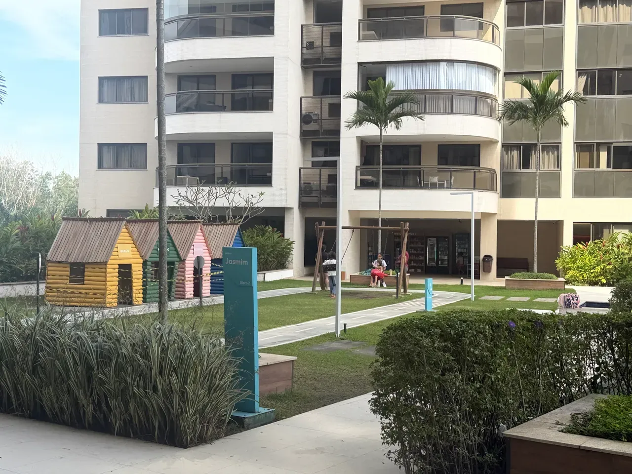 4-bedroom apartment with 125 m² and a balcony — photo 39