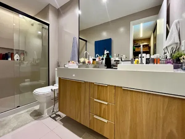 Furnished 4-bedroom apartment with open-plan kitchen — photo 12