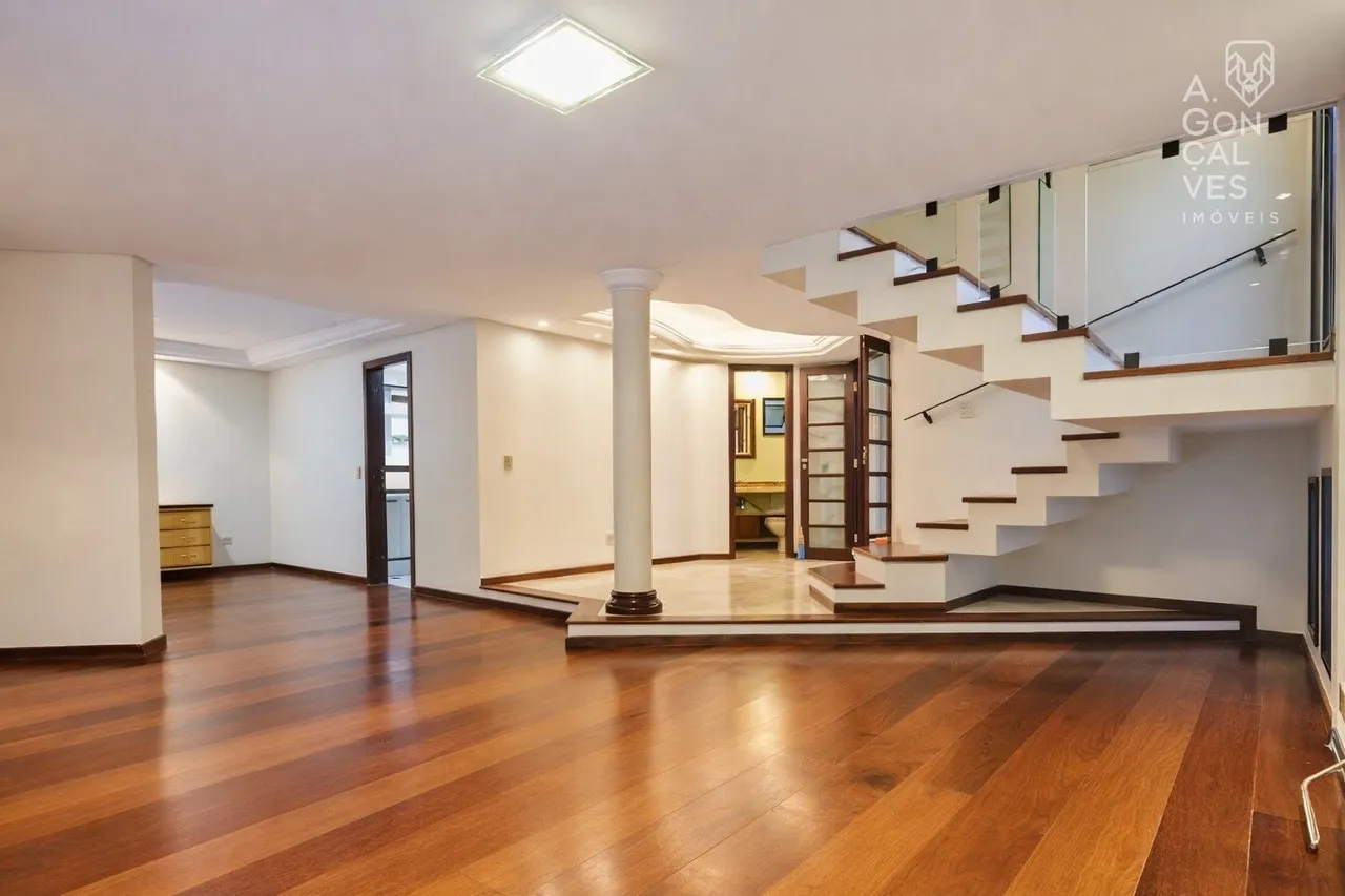 House with 3 suites and 5 bathrooms