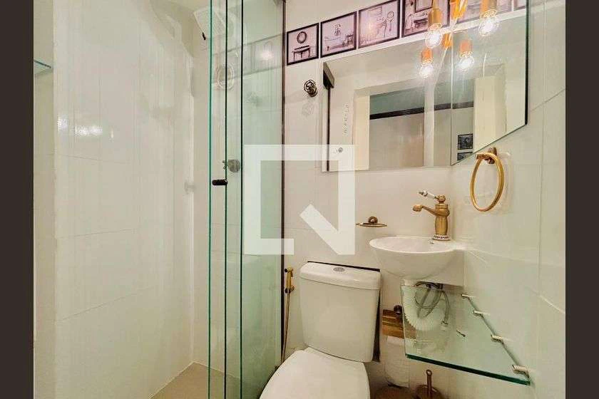 Apartamento de 1 dormitorio de 30 m² con balcón acristalado — photo 4