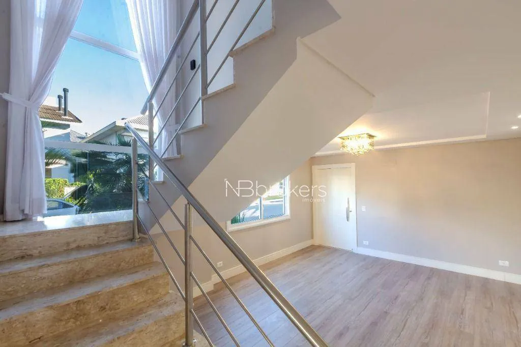 Condo house with 4 bedrooms and 5 bathrooms — photo 36