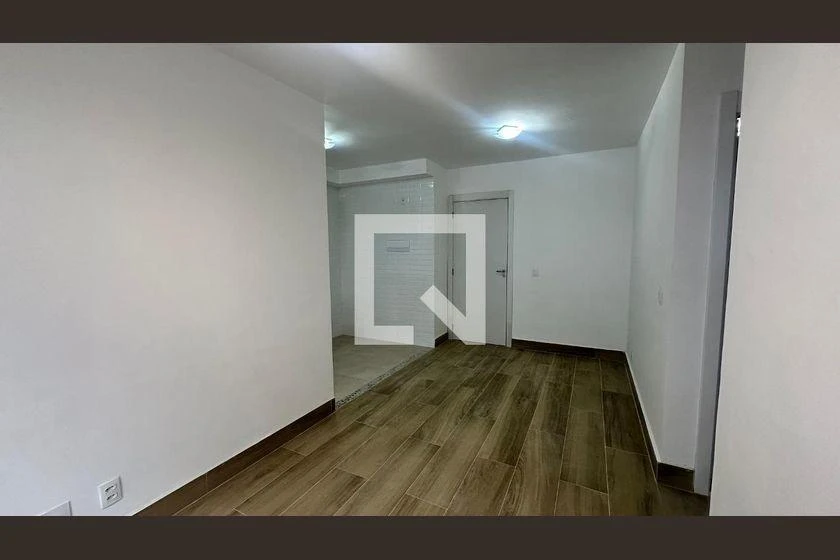 2-bedroom apartment in a building with a gym — photo 26