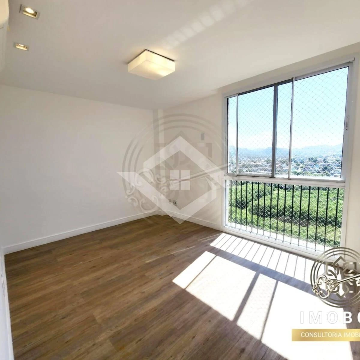 166 m² apartment with 3 bedrooms and a balcony — photo 3