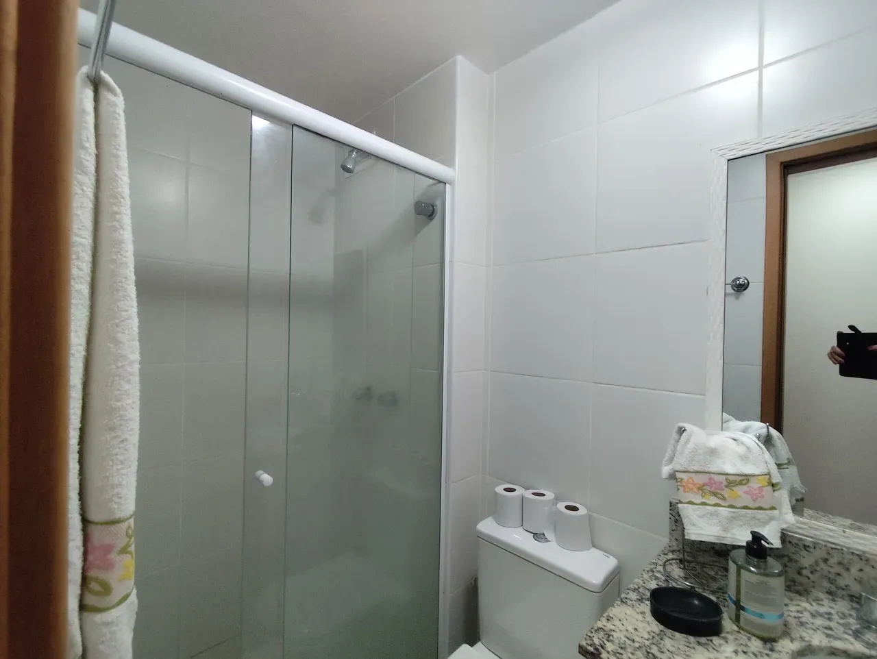 Furnished 3-bedroom apartment with open-plan kitchen — photo 2