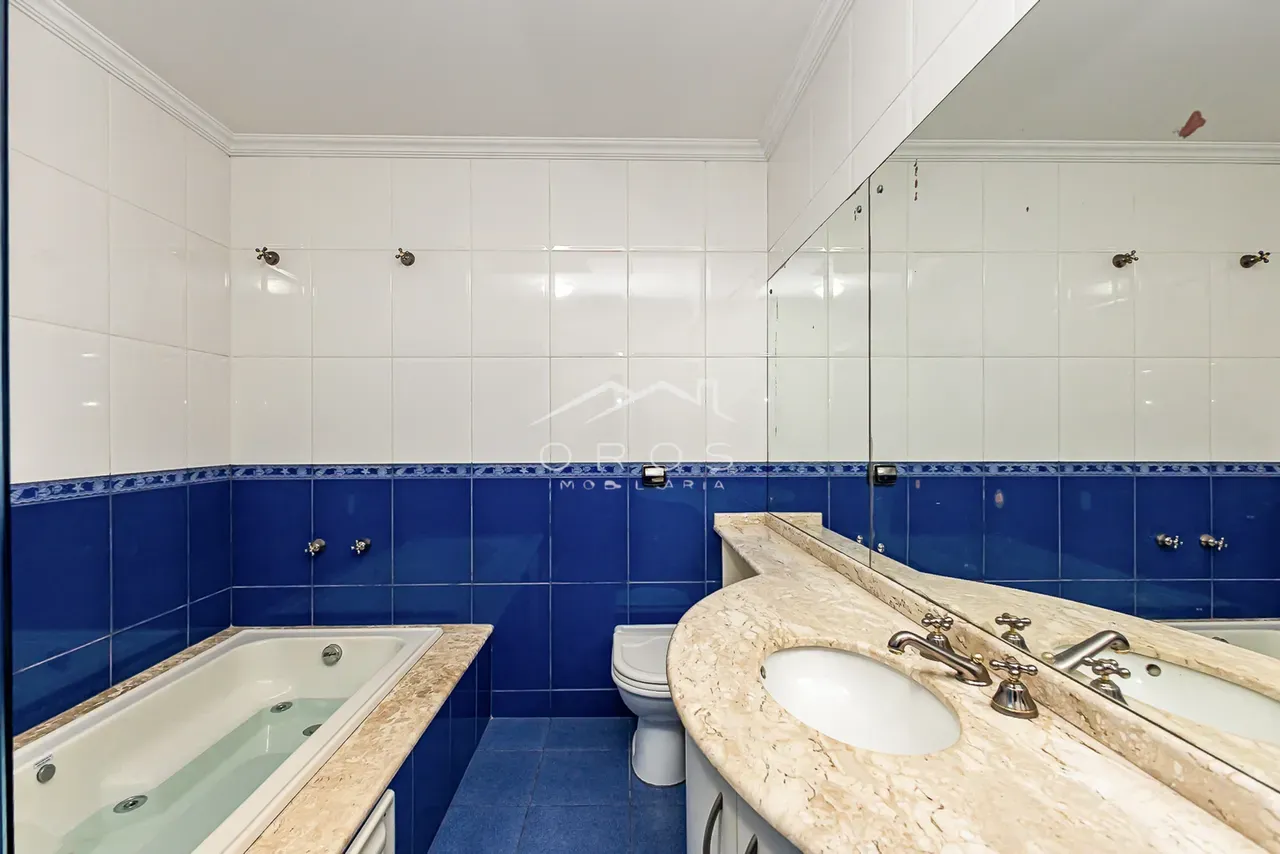 House, 200 m², with a washing machine — photo 33