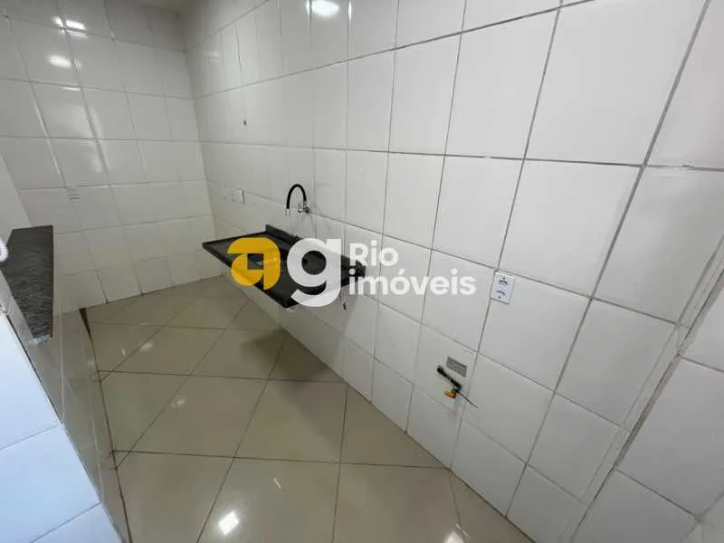 Apartment with closed-off gas kitchen and 3 bedrooms — photo 10