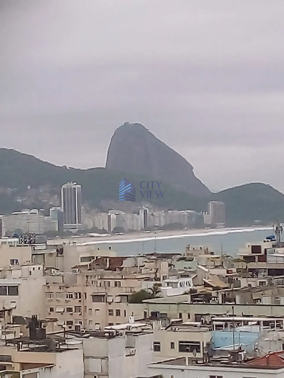 Apartamento com 4 quartos e cozinha fechada moderna — photo 16