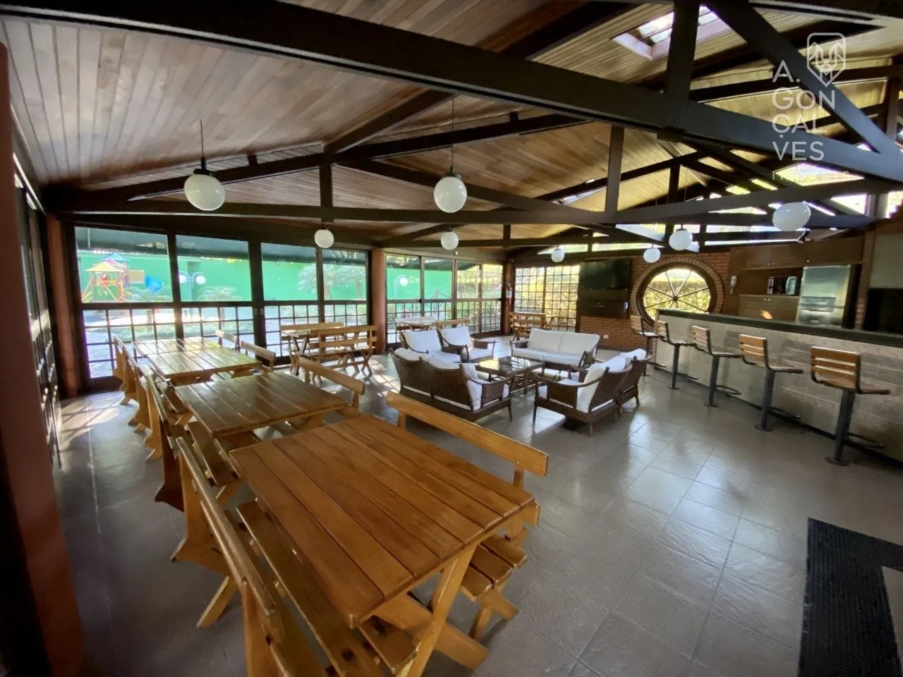 Furnished house with 3 bedrooms, 1000 m² and 4 parking spots — photo 34
