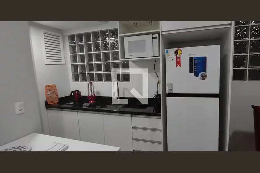 Furnished 1-bedroom apartment with an en-suite — photo 9
