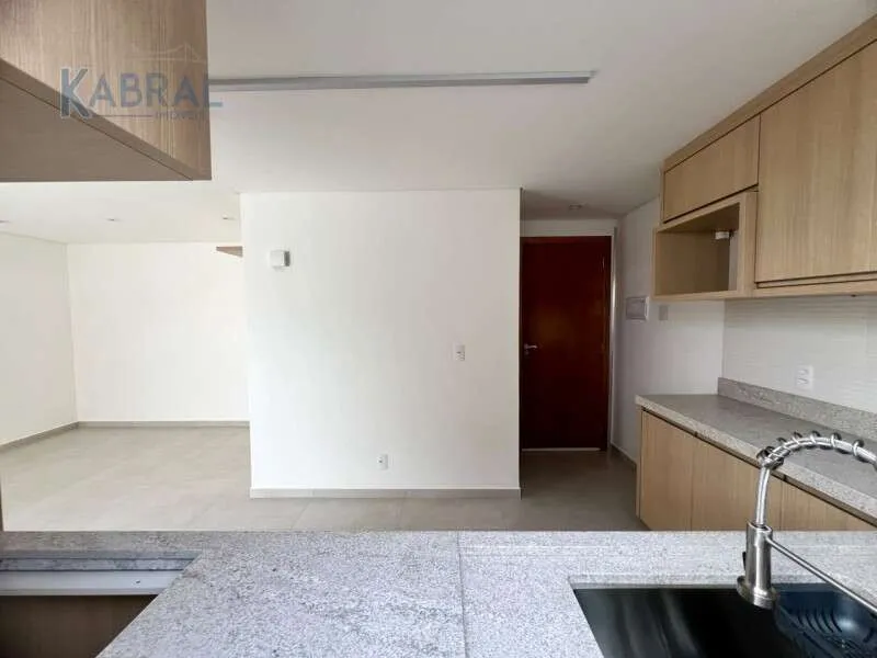 30 m² studio with balcony sink and built-in grill — photo 3
