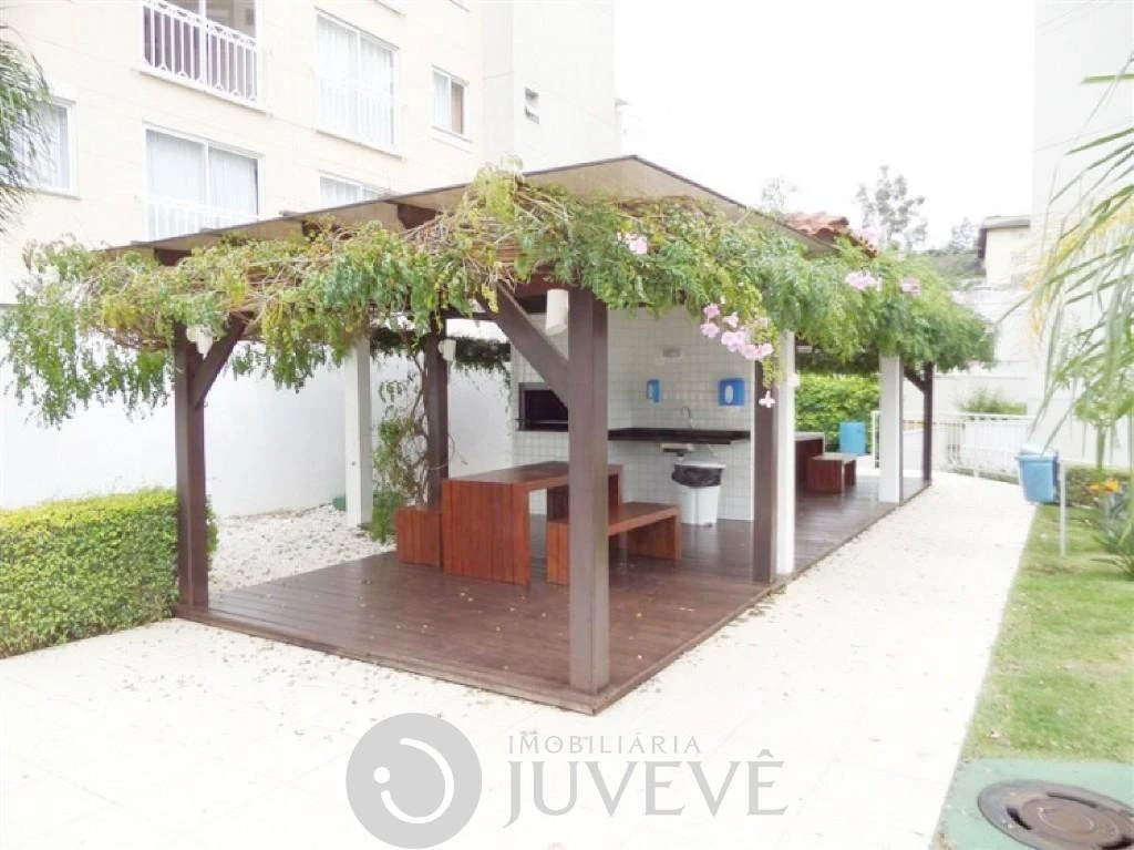 3-bedroom apartment in a building with a pool — photo 7