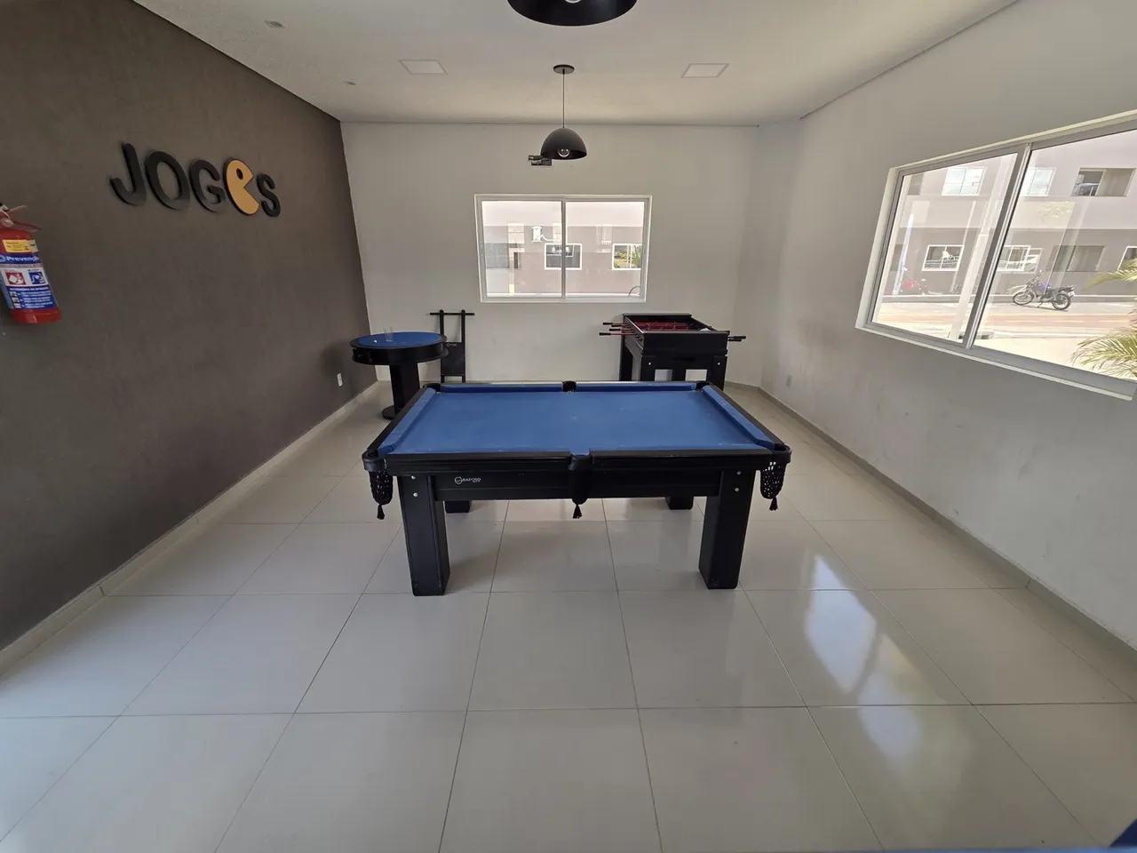 2-bedroom apartment in a building with a gym — photo 11
