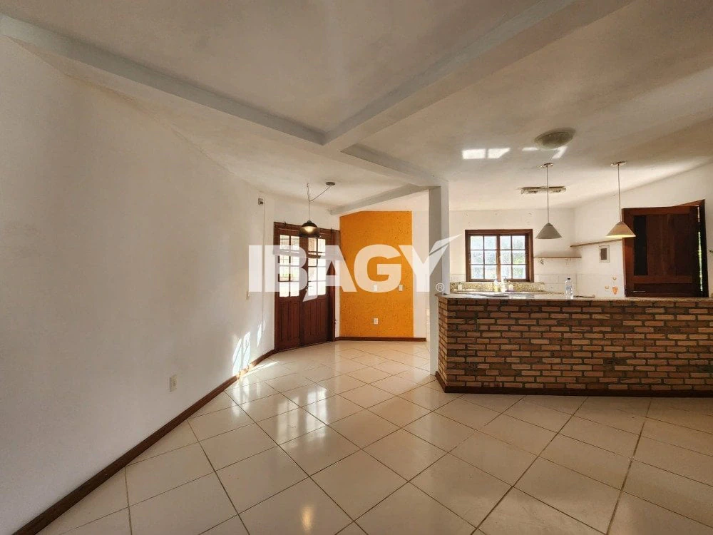 House with 3 bedrooms and a private BBQ area — photo 3