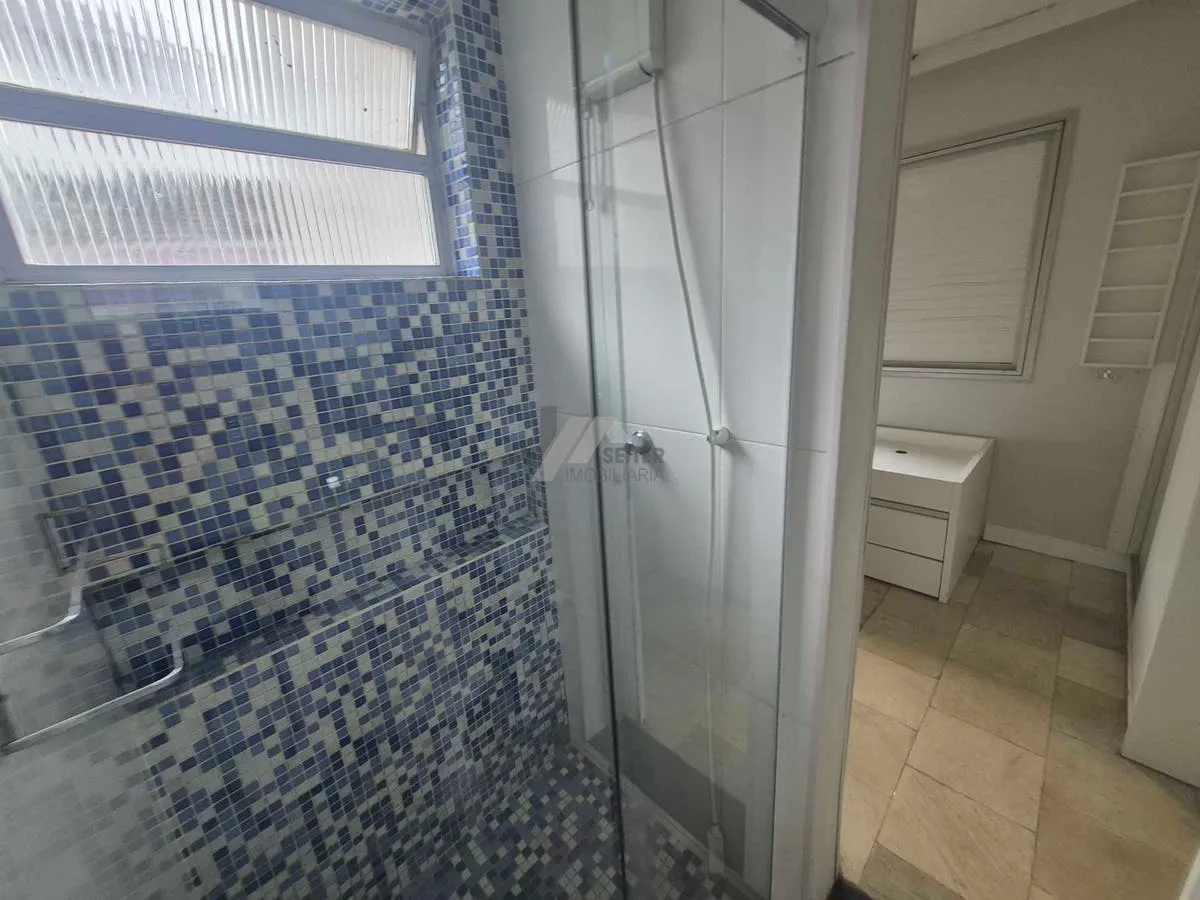 3-bedroom apartment with a glass-enclosed balcony — photo 55
