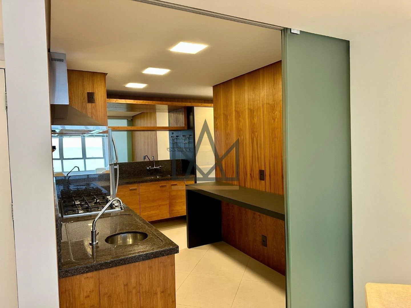 138 m² apartment with 3 bedrooms and an open-plan gas kitchen — photo 5