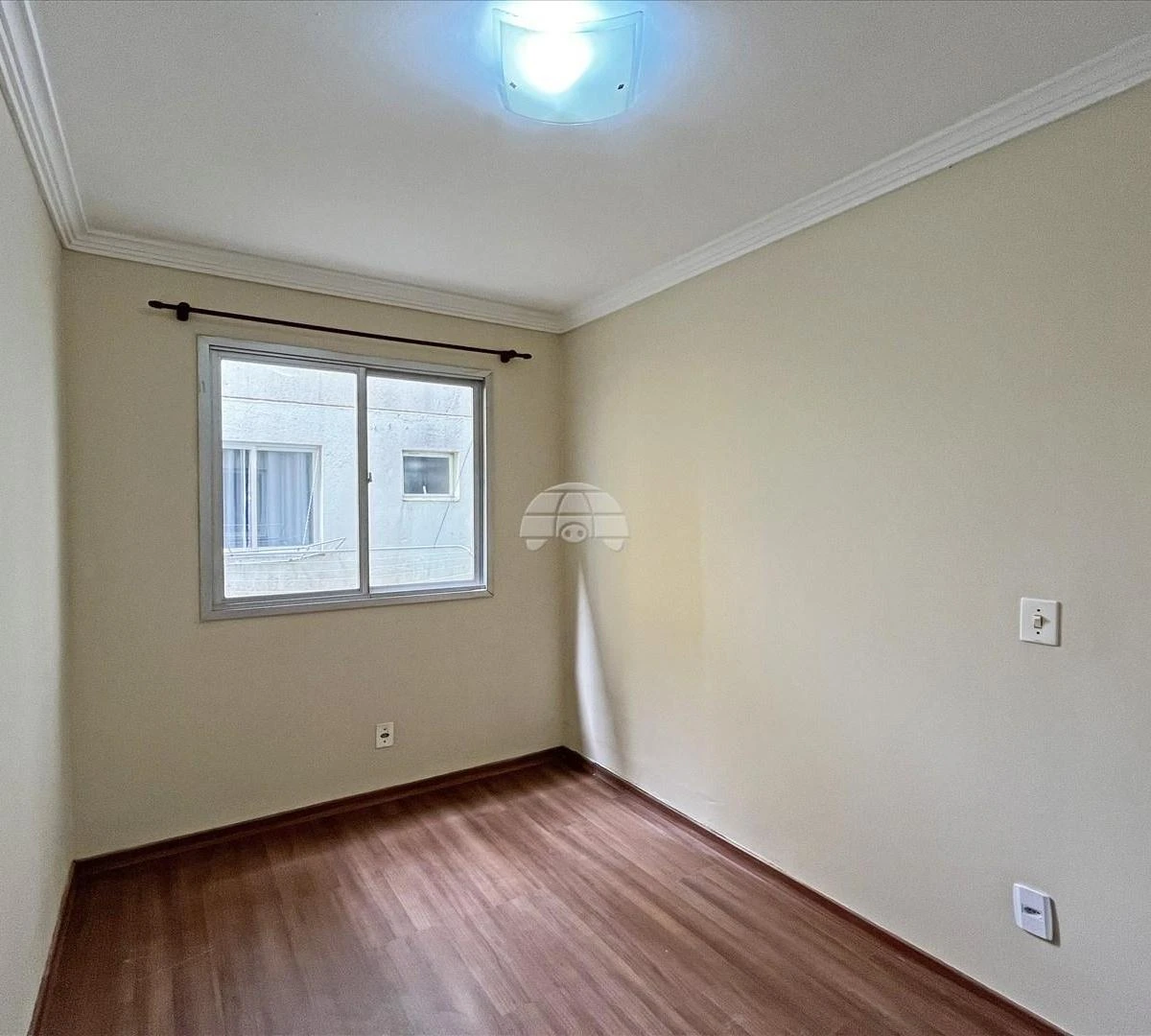Wood or laminate floors in a 2-bedroom apartment, 42 m² — photo 8