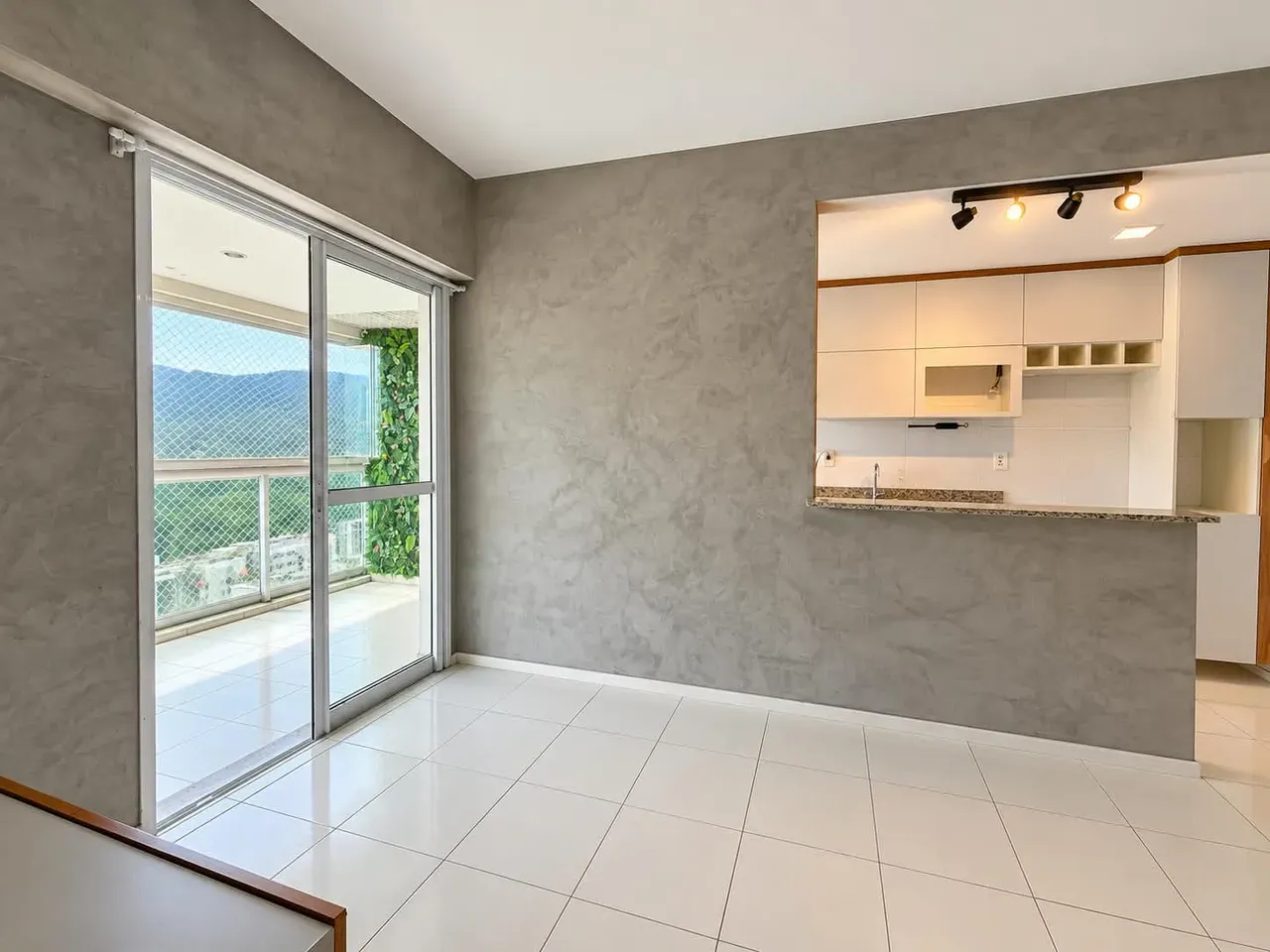 2-bedroom apartment with a mountain view — photo 11