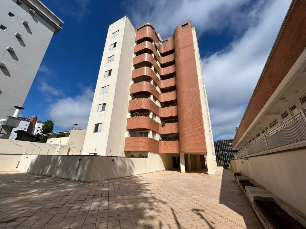3-bedroom apartment with a home office in Curitiba — photo 34