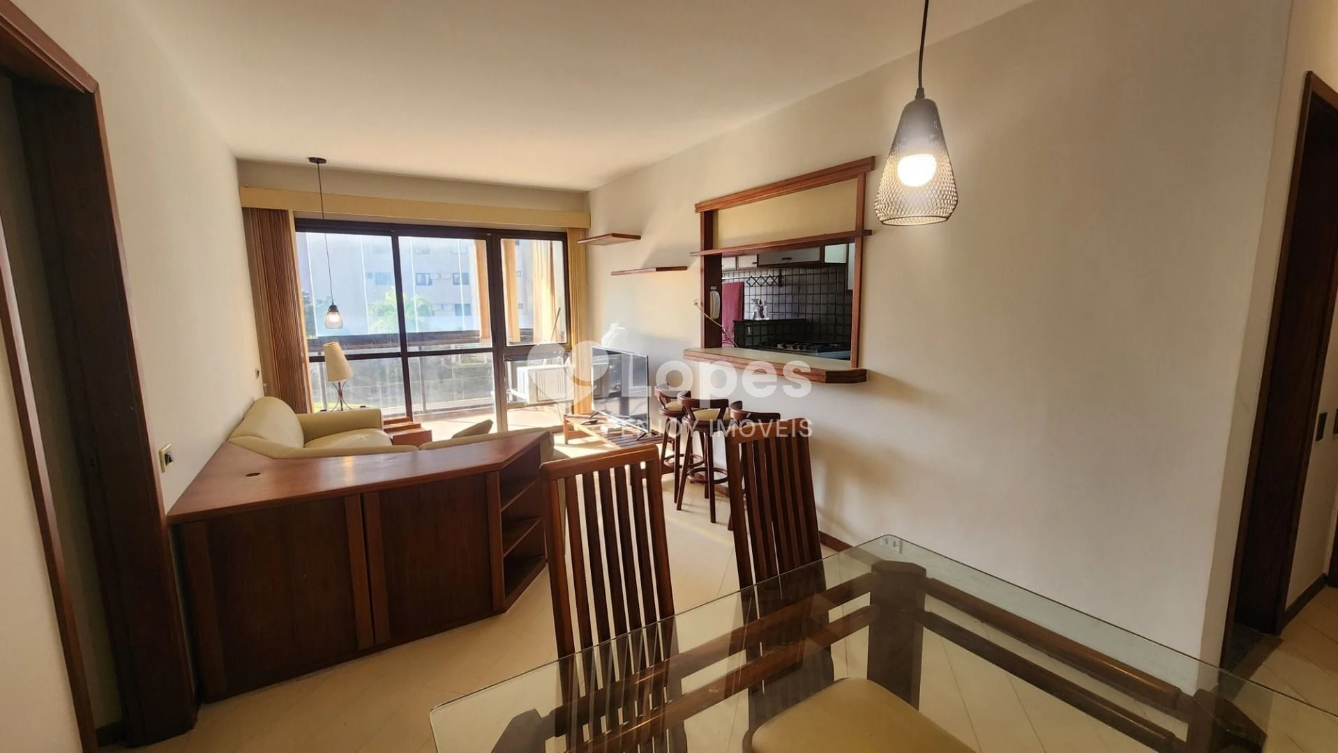 Apartment with open-plan kitchen and air conditioning — photo 2