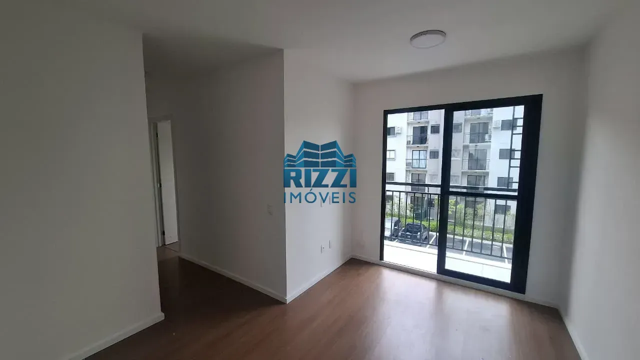 Apartamento com 2 quartos, 2 banheiros e cozinha fechada — photo 2