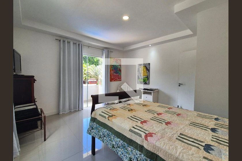 Furnished house with 3 en-suite bedrooms and shared BBQ — photo 22