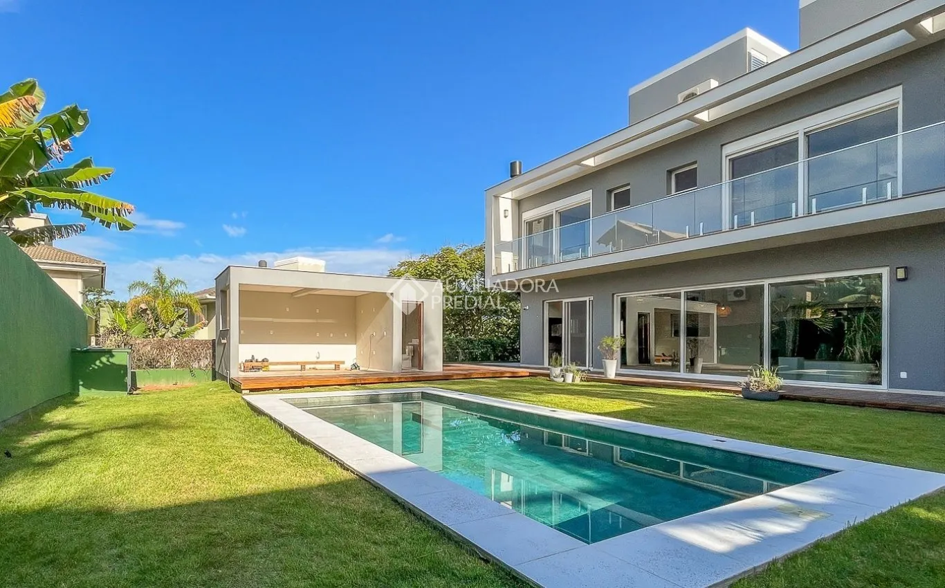 Furnished 431 m² house with 4 bedrooms and 6 bathrooms — photo 27