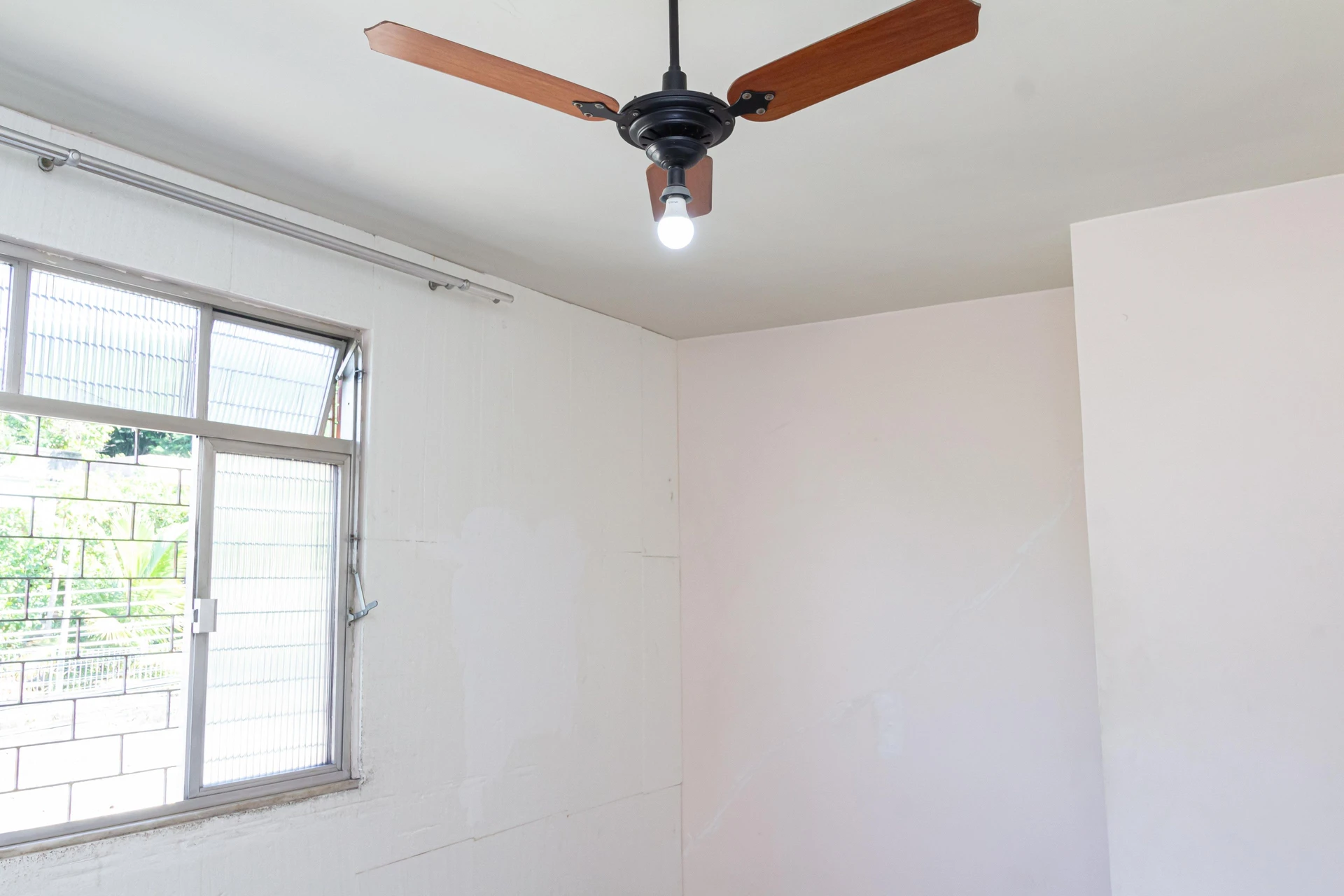 2-bedroom rental apartment with 1 bathroom and parking — photo 24