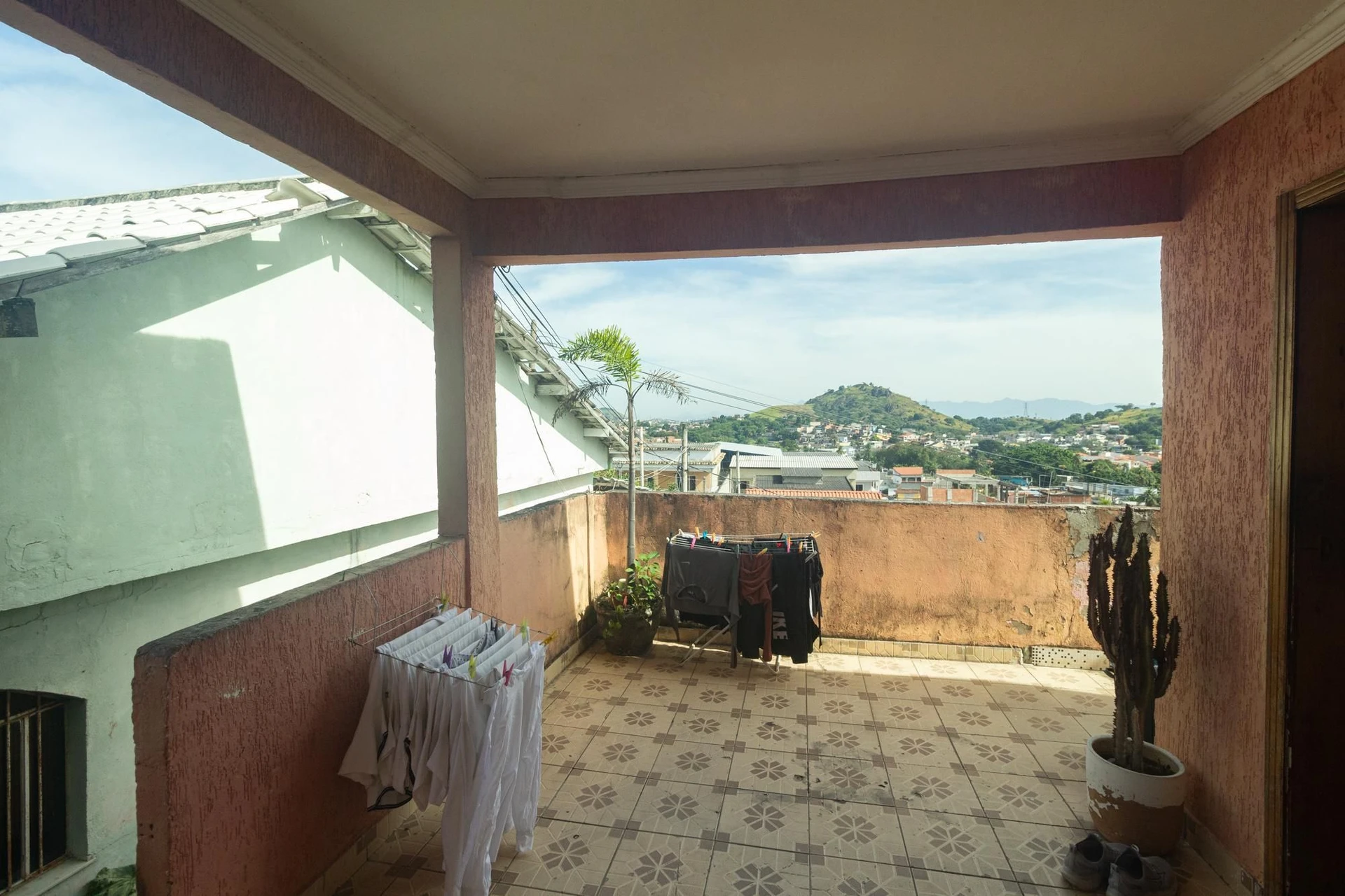 Furnished house with 2 bedrooms and 1 bathroom — photo 11