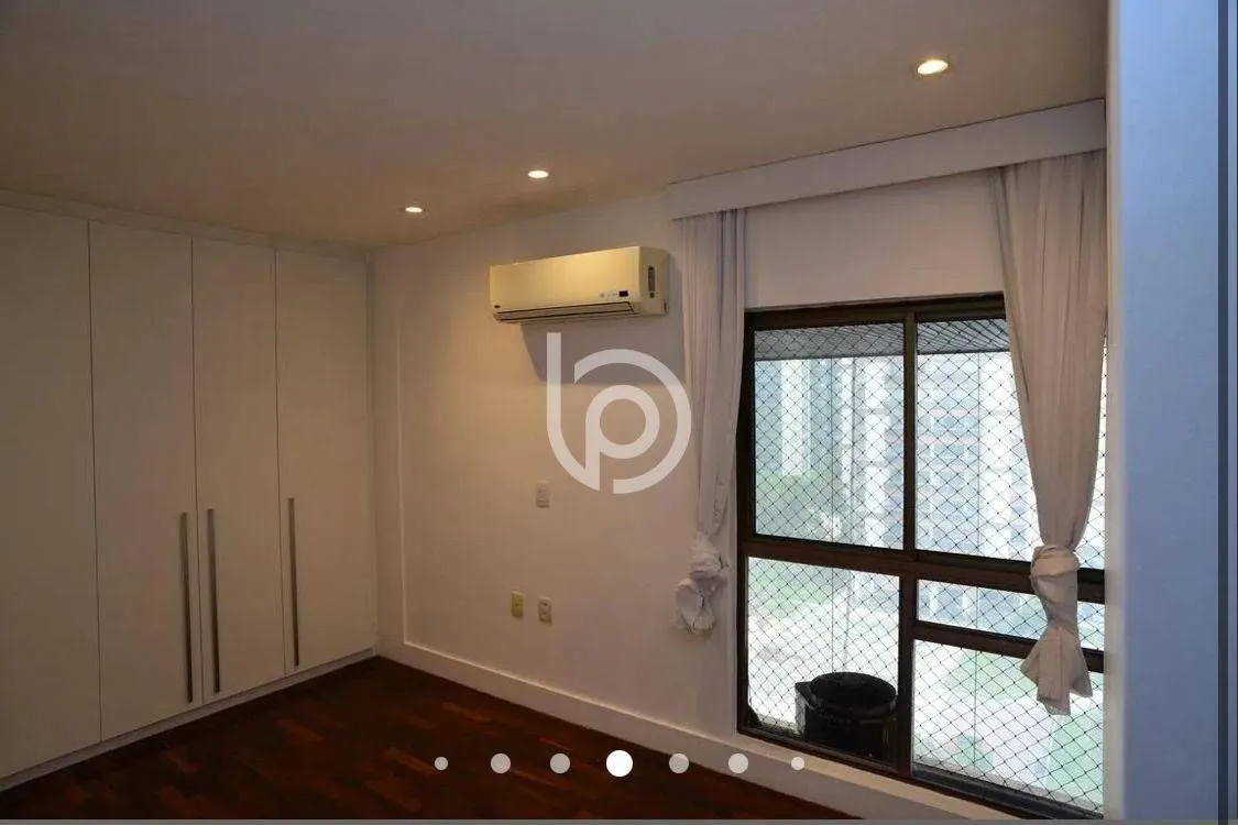 4-bedroom apartment with a closed kitchen and gas stove — photo 22