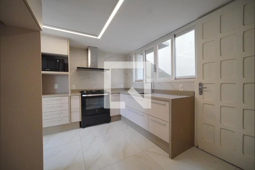 Rental house with 4 bedrooms, 2 en-suites and garden — photo 6