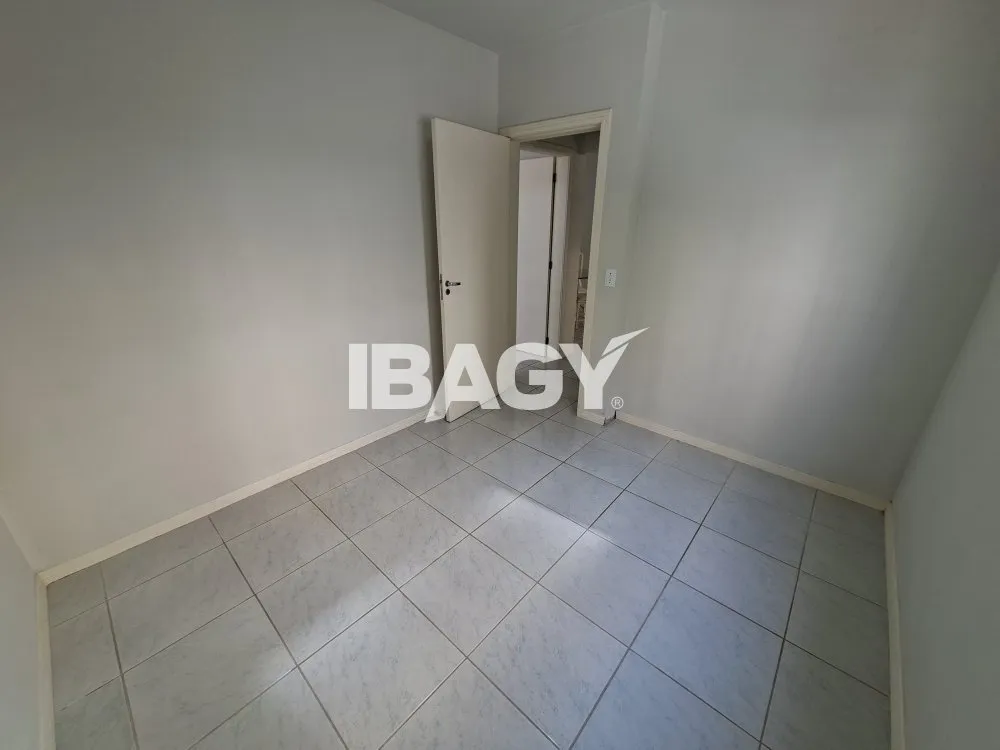 Furnished 2-bedroom apartment with a balcony — photo 9