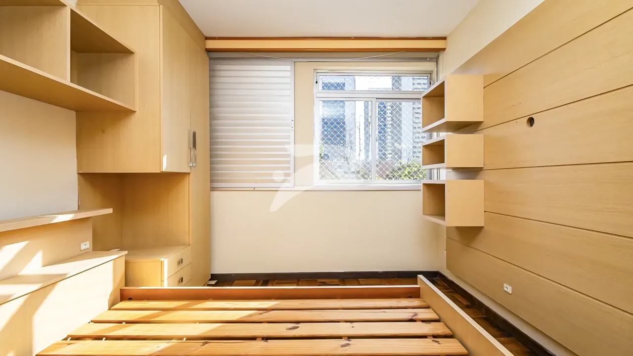 2-bedroom apartment with wood flooring in the living room — photo 15