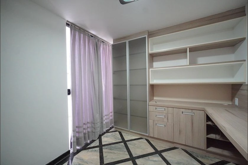 Rental house with 4 bedrooms, 2 en-suites and garden — photo 5