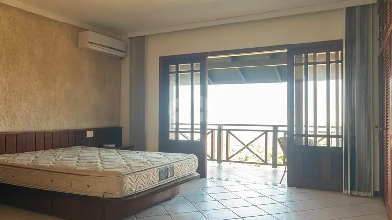 Furnished house 314 m² with 6 bedrooms and 4 parking