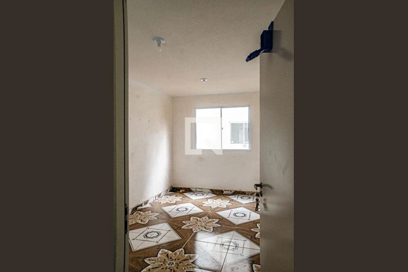 2-bedroom 45 m² apartment with a dedicated laundry area — photo 2