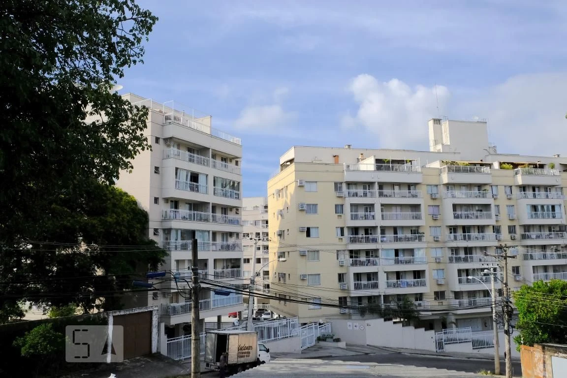 Apartamento sem mobília com cozinha separada e lavanderia — photo 6