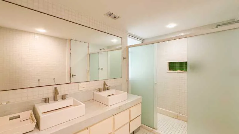 Floor-to-ceiling windows in a 4-bedroom apartment, 266 m² — photo 7
