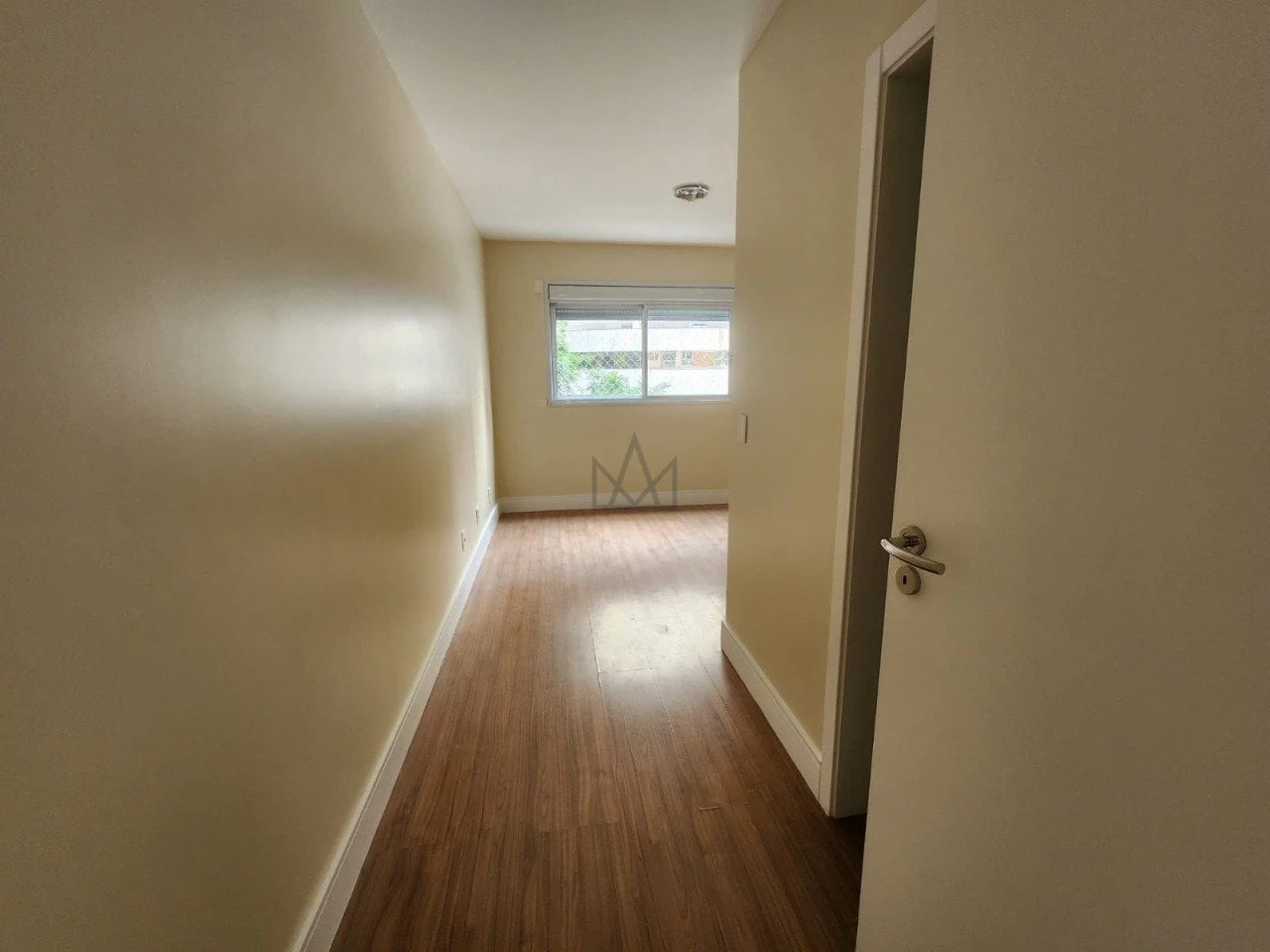 Departamento con ventanales de piso a techo en Florianópolis — photo 27