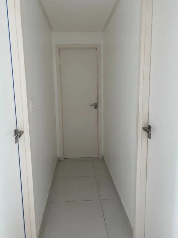 Furnished apartment, 92 m², with a glass-enclosed balcony — photo 4