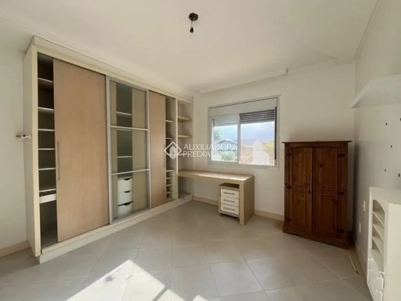 Casa para locação com 5 dormitórios e jardim privativo — photo 8