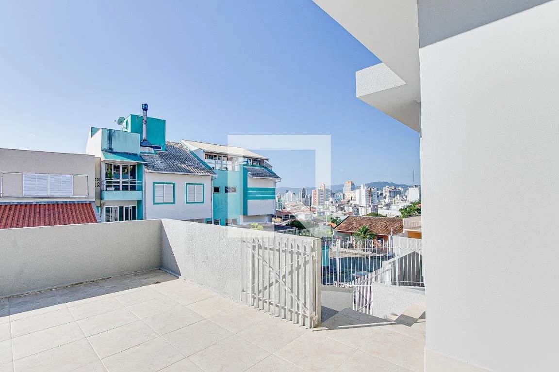 4-bedroom house with a garden in Florianópolis — photo 9