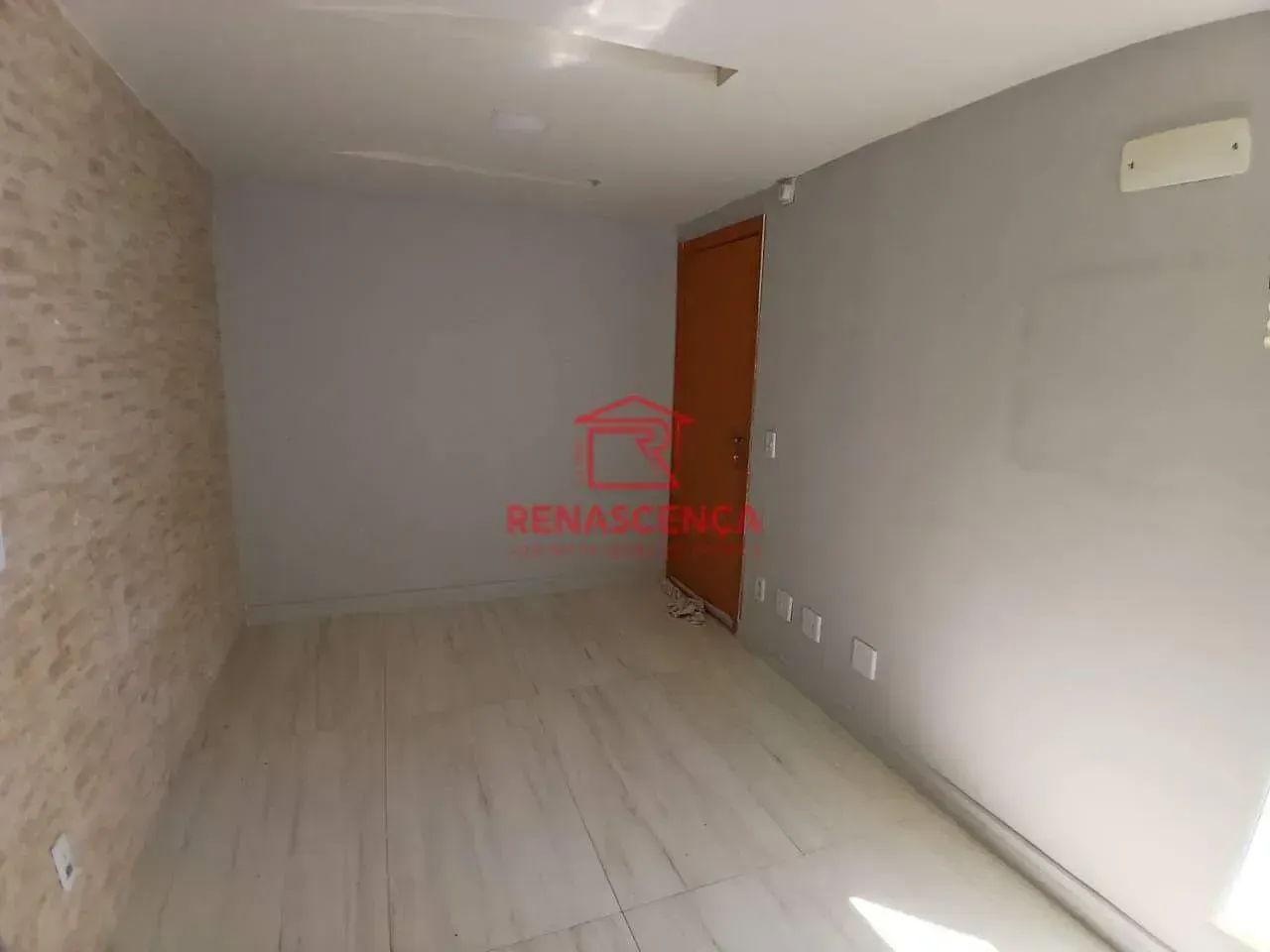 Unfurnished 2-bedroom apartment with parking spot — photo 18
