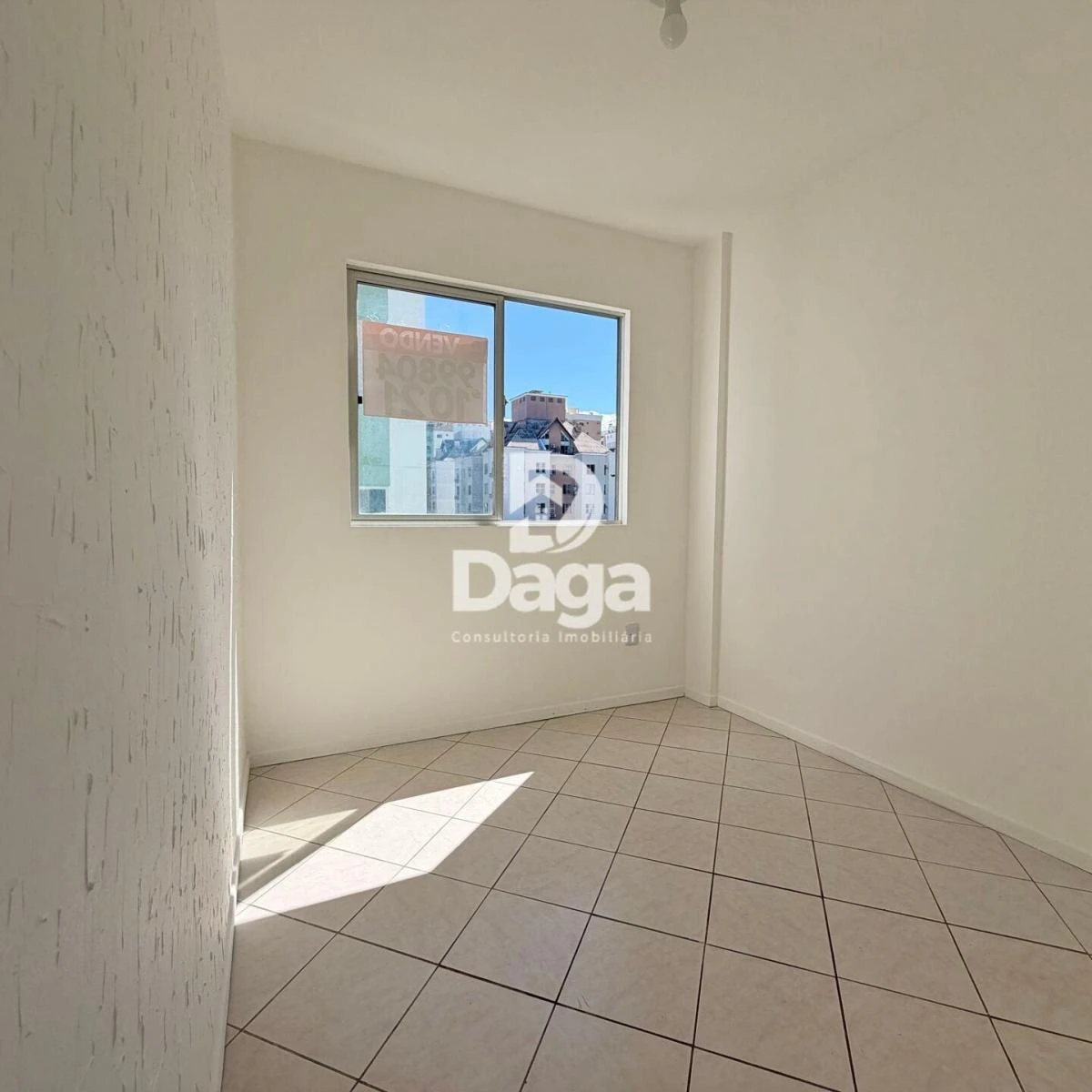 2-bedroom apartment with a separate kitchen and parking — photo 13