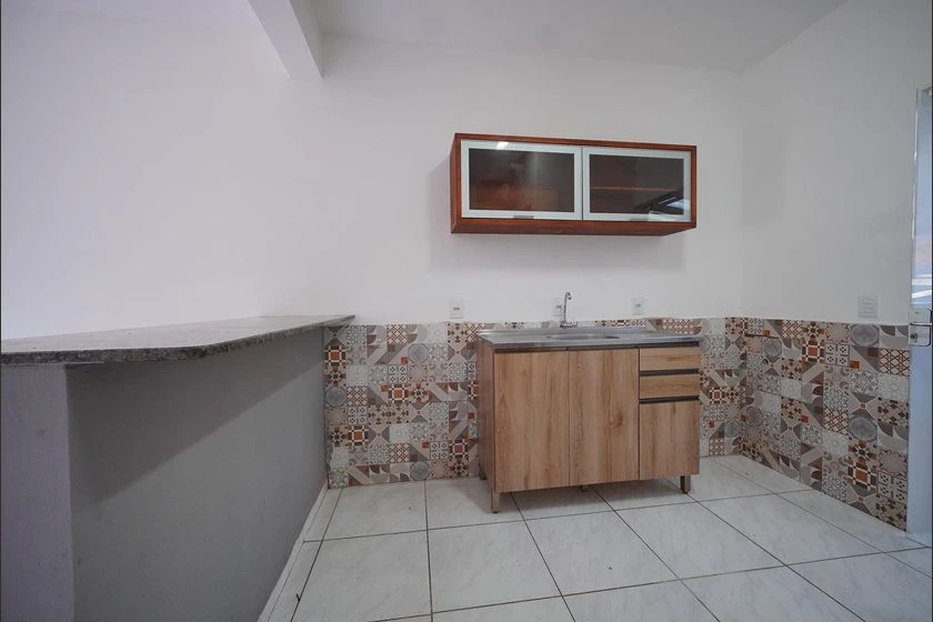 Casa com 2 quartos e cozinha americana