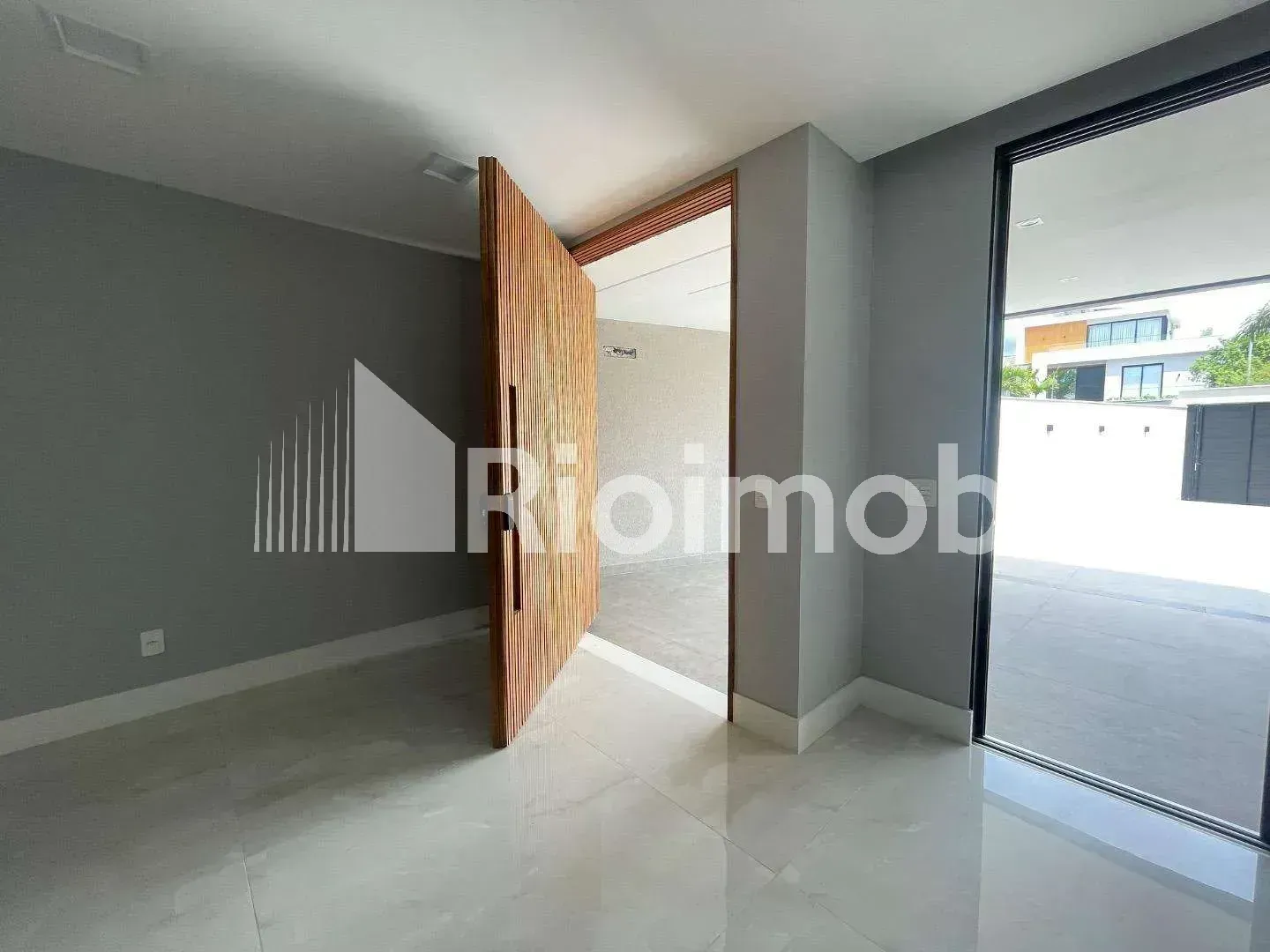 Будинок із кухнею відкритого планування та 5 спальнями 490 м² — photo 14