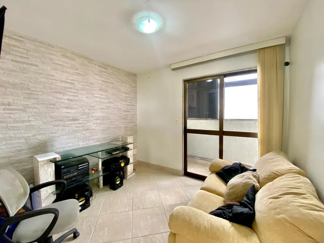 Furnished 369 m² apartment with a closed kitchen — photo 32