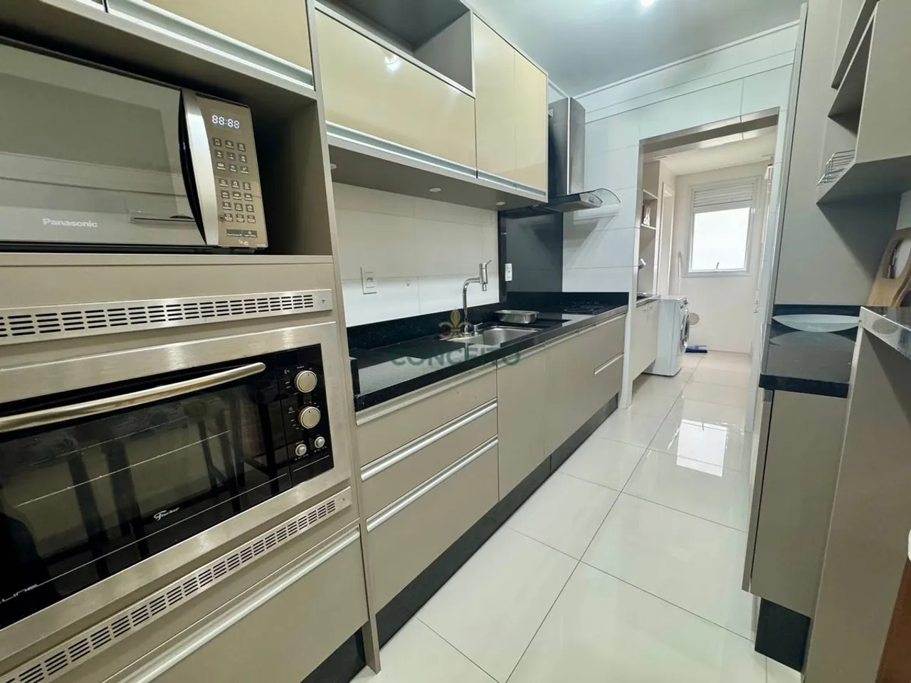 Furnished apartment, 94 m², with a glass-enclosed balcony — photo 5