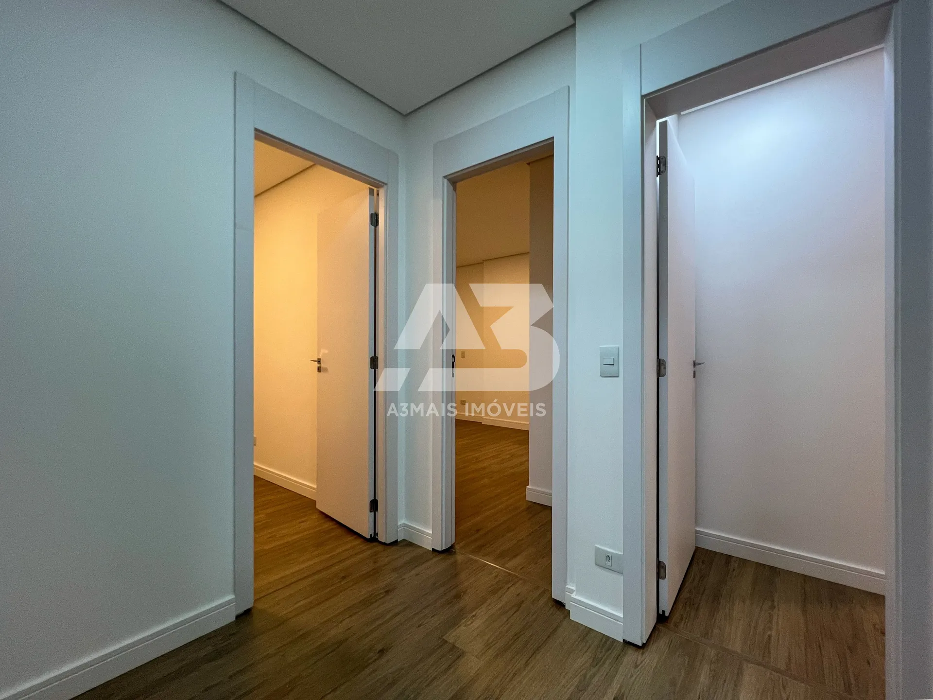 103 m² apartment with an open-plan gas kitchen — photo 18