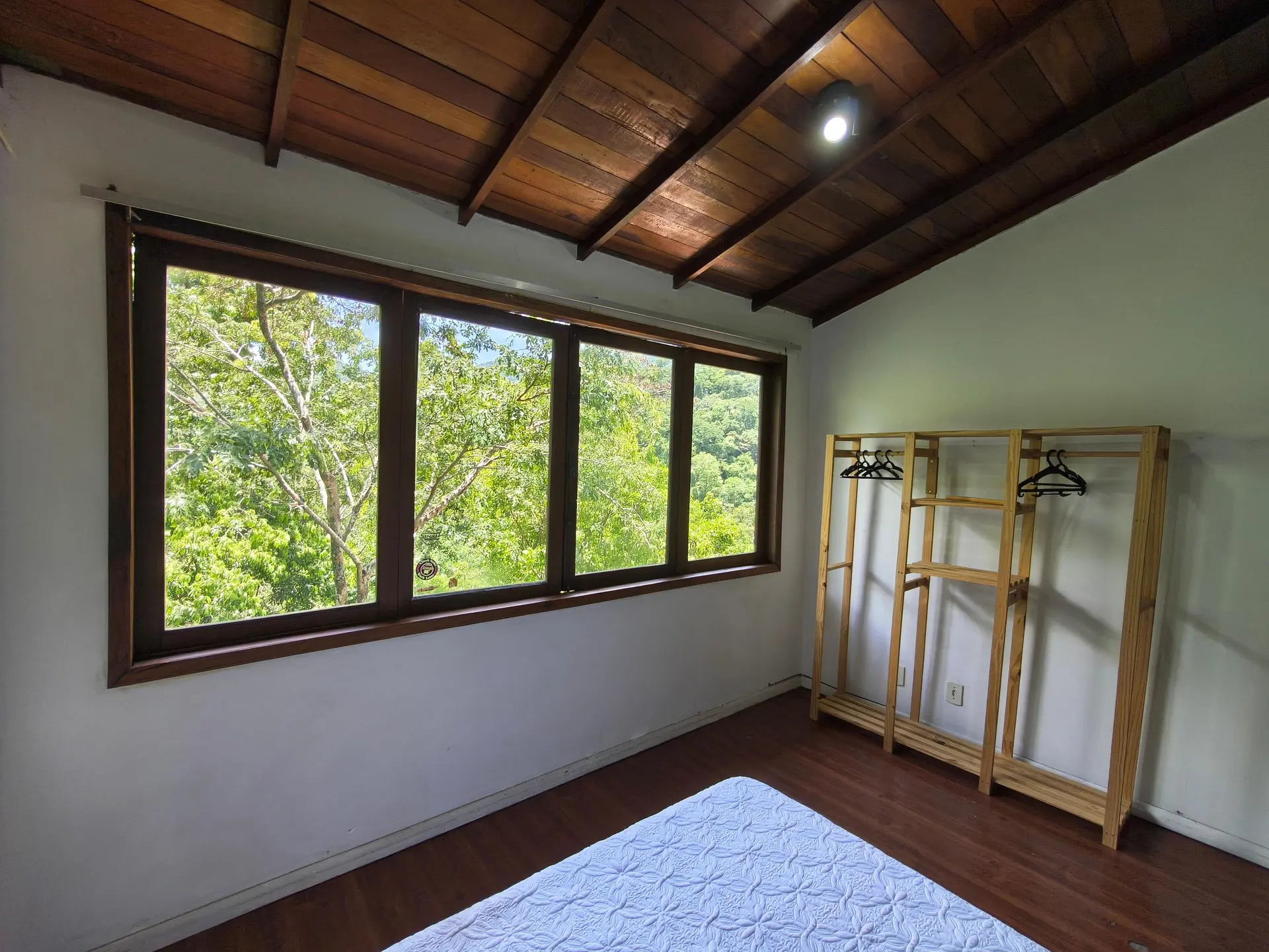 Furnished house with 3 bedrooms and enclosed balcony — photo 12